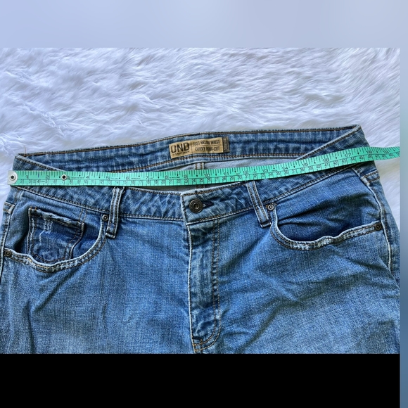 Old Navy Curvy Bootcut Denim - Picture 3 of 5
